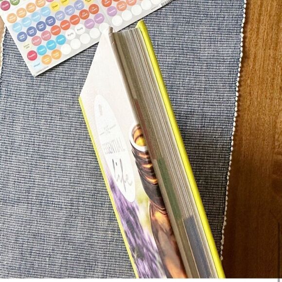 The Essential Life Book Doterra Oils Plant Remedies - Picture 9 of 9